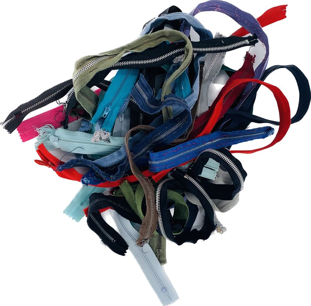 Zippers Lot Of 24 Used Nylon Metal Invisible Multicolor Varied Lengths Closure